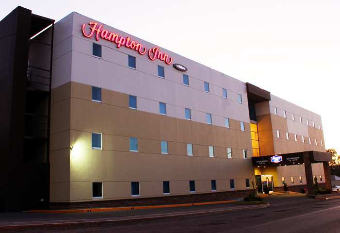 Отель Hampton By Hilton Сан-Хуан-дель-Рио Экстерьер фото